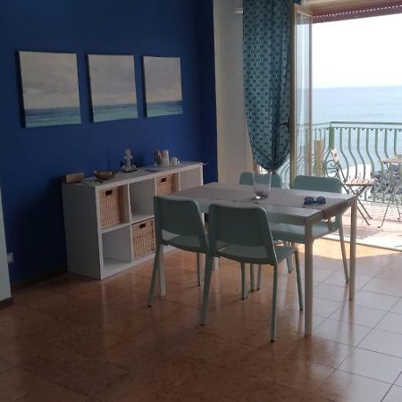 Beachfront Giardini Naxos Eksteriør billede